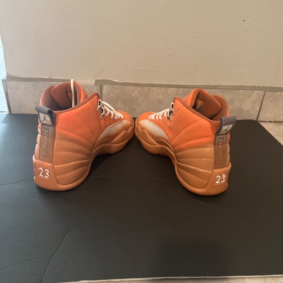 Athletic_Shoes